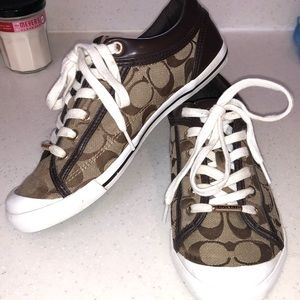 Coach tennis shoe